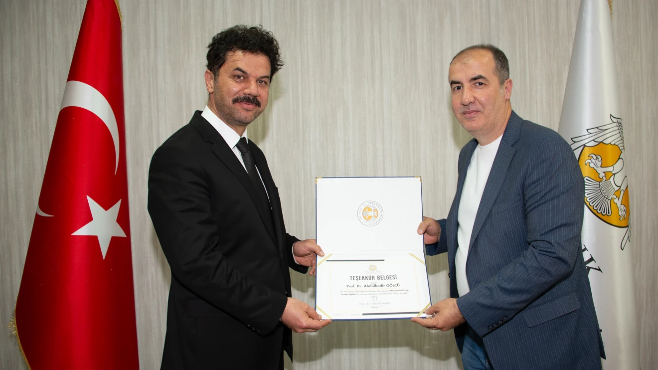 Rektör Yılmaz’dan proje eğitimlerine katkı sağlayan akademisyenlere teşekkür